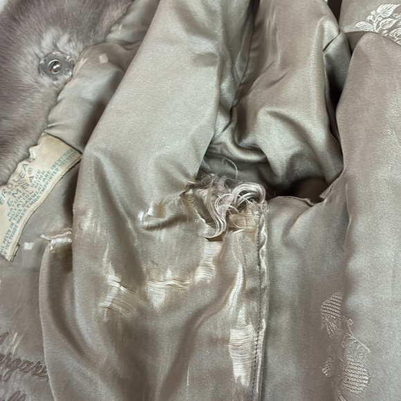 Mink Luxurious Fur Coat and Hat Set - Picture 3 of 11